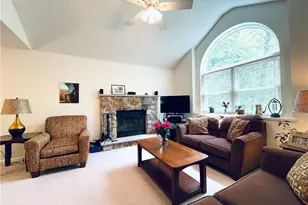 9 Sycamore Cir, Penn Forrest, PA 18210 - Photo 8