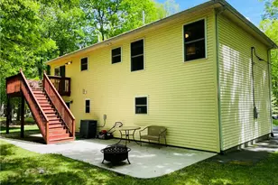 9 Sycamore Cir, Penn Forrest, PA 18210 - Photo 6