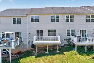 7013 Hunt Dr, Macungie Boro, PA 18062 - Photo 8