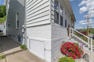 1059 Bushkill Dr, Easton, PA 18042 - Photo 2