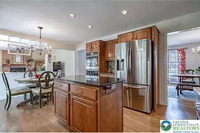 4542 Springfield Drive, North Whitehall Township, PA 18037 - Photo 10
