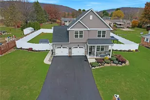 1180 Sunrise Ln, Slatington Boro, PA 18080 - Photo 4