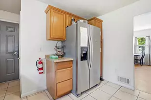 823 N St Lucas St, Allentown City, PA 18104 - Photo 18