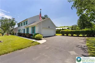 1346 Dayspring Dr, Allentown City, PA 18106 - Photo 4
