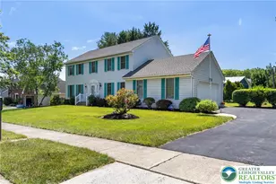 1346 Dayspring Dr, Allentown City, PA 18106 - Photo 2