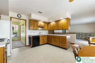 1346 Dayspring Dr, Allentown City, PA 18106 - Photo 6
