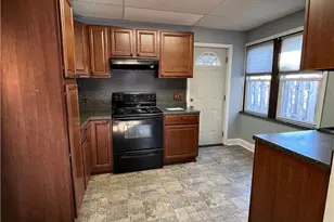 415 W Pennsylvania Ave, Pen Argyl, PA 18072 - Photo 2