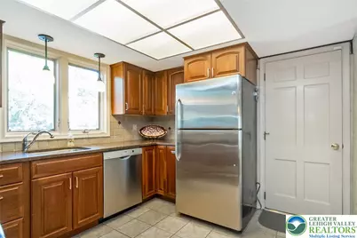 1148 Meadowbrook Circle W, Allentown City, PA 18103 - Photo 16