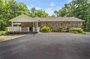 55 Molenda Cir, Franklin Twp, PA 18235 - Photo 2