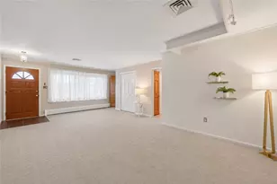 1042 N 38th St, South Whitehall Township, PA 18104 - Photo 6