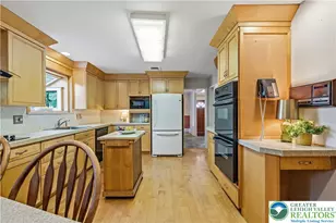 1042 N 38th St, South Whitehall Township, PA 18104 - Photo 12