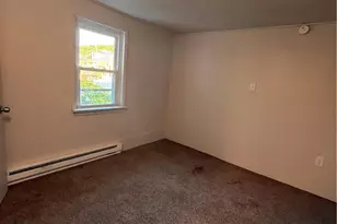 1032 Cherokee St, Fountain Hill Boro, PA 18015 - Photo 4