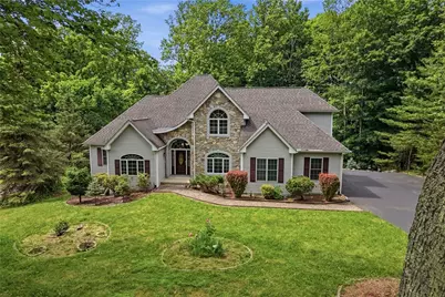 608 Washington Crossing, Smithfield Twp, PA 18301 - Photo 2
