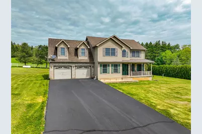 42 Louis Circle, Butler Twp, PA 18222 - Photo 2