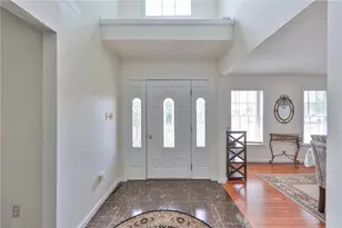 42 Louis Cir, Butler Twp, PA 18222 - Photo 10