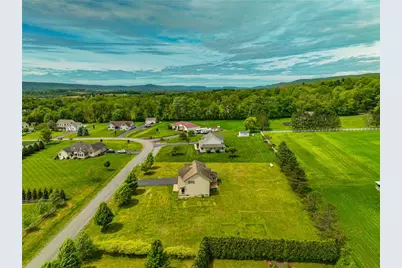 42 Louis Circle, Butler Twp, PA 18222 - Photo 6