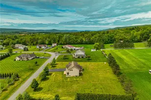 42 Louis Cir, Butler Twp, PA 18222 - Photo 6