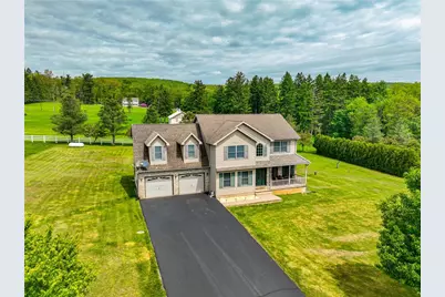 42 Louis Circle, Butler Twp, PA 18222 - Photo 2