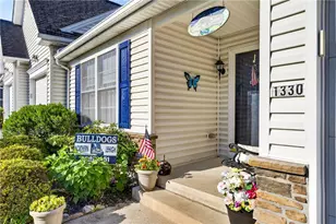 1330 Briarwood Ln, Forks Twp, PA 18040 - Photo 4