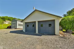 1404 Sugar Hollow Rd, Chestnuthill Twp, PA 18353 - Photo 40