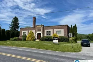 5093 Vera Cruz Rd, Emmaus Boro, PA 18049 - Photo 2