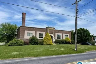 5093 Vera Cruz Rd, Emmaus Boro, PA 18049 - Photo 2