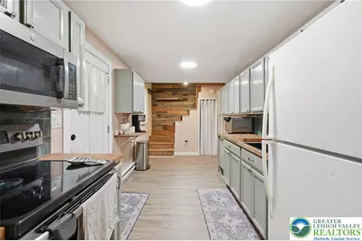 9033 Loop Road, Slatington Boro, PA 18080 - Photo 6