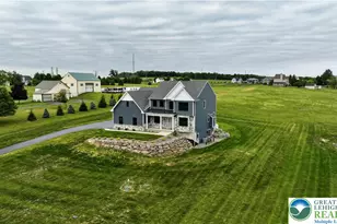 465 Gail Dr, Bushkill Twp, PA 18064 - Photo 4