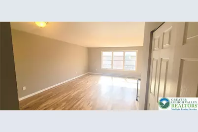 419 Spring Street, Bethlehem City, PA 18018 - Photo 2