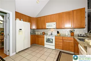 3234 Overlook Dr, Emmaus Boro, PA 18049 - Photo 6
