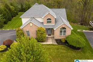 3234 Overlook Dr, Emmaus Boro, PA 18049 - Photo 4