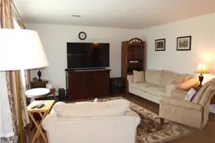 3010 Birch St, Whitehall Township, PA 18052 - Photo 2