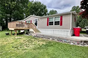 435 Mountain Vlg Dr, Longswamp, PA 18062 - Photo 1