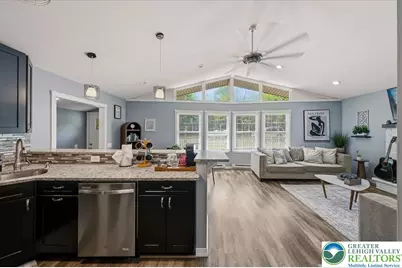 1739 Rolling Hills Drive, Tobyhanna, PA 18466 - Photo 8