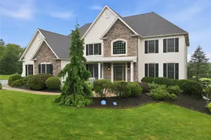 6800 Stella Cir, Coopersburg Boro, PA 18036 - Photo 4