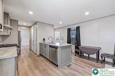 6016 Ambler Court, Washington Township, PA 18080 - Photo 8