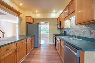 1601 Harding Cir, Whitehall Township, PA 18052 - Photo 6