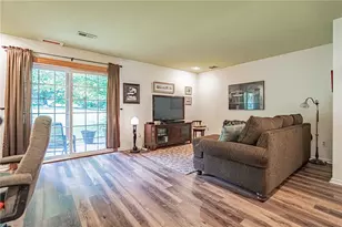 2760 Red Oak Cir, Bethlehem City, PA 18017 - Photo 4