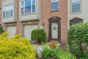 2760 Red Oak Cir, Bethlehem City, PA 18017 - Photo 2