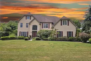 30 Melchor Dr, Williams Township, PA 18042 - Photo 2