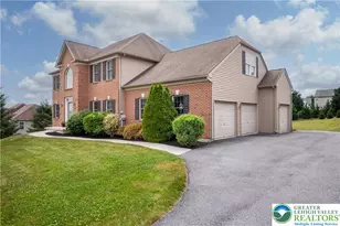5520 Skyline Dr, North Whitehall Township, PA 18078 - Photo 4