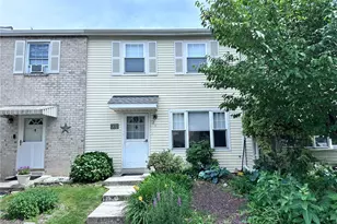 21 Eisenhower Cir, Whitehall Township, PA 18052 - Photo 2