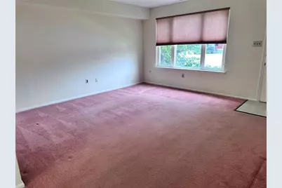 21 Eisenhower Circle, Whitehall Township, PA 18052 - Photo 10