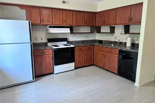 21 Eisenhower Cir, Whitehall Township, PA 18052 - Photo 4