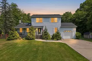 97 Autumn Ln, Penn Forrest, PA 18229 - Photo 2