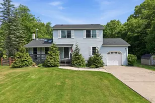 97 Autumn Ln, Penn Forrest, PA 18229 - Photo 1
