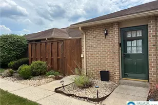 2765 Rolling Green Pl, Macungie Boro, PA 18062 - Photo 2