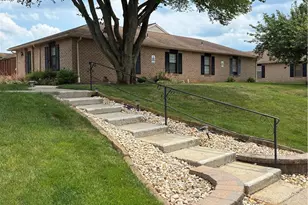 2765 Rolling Green Pl, Macungie Boro, PA 18062 - Photo 4