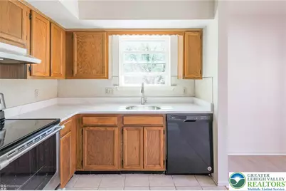 1464 Cedar Crest Avenue #18, South Whitehall Township, PA 18104 - Photo 16