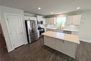 4220 Cypress Ln, Whitehall Township, PA 18052 - Photo 4
